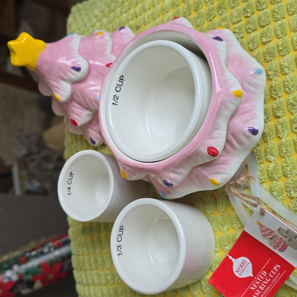 Aldi Pink Ceramic Christmas Tree Nesting Measuring Cups Set ☆ NEW 7" Tall